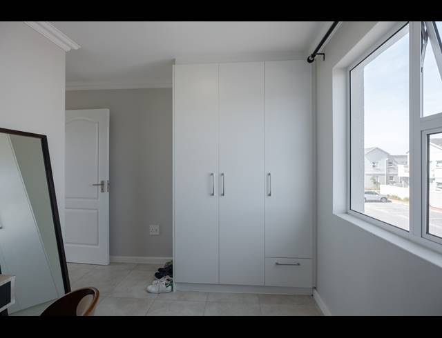 3 BEDROOM TOWNHOUSE TO LET IN SUNNINGDALE